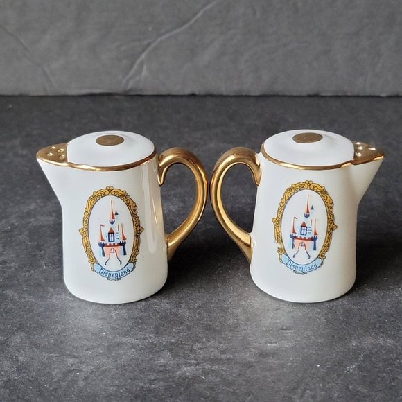 Disney Dining Vintage Disneyland Teapot Ceramic Salt And Pepper